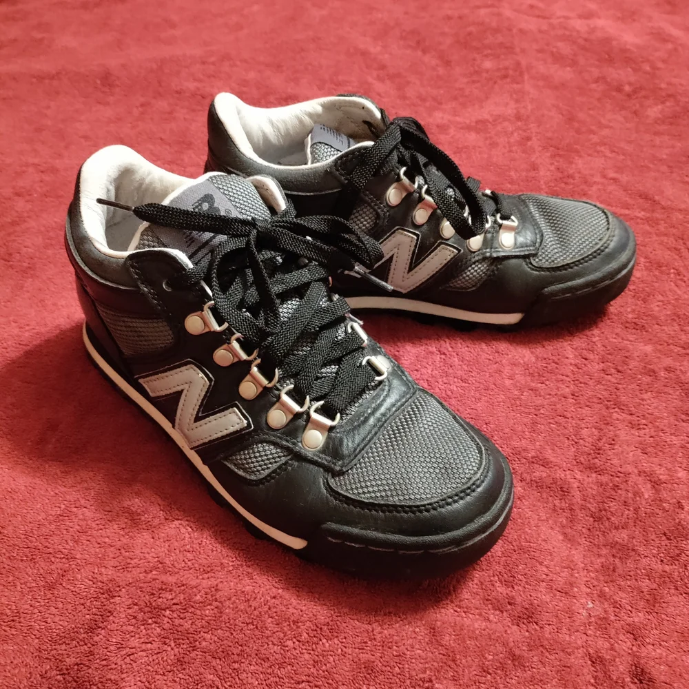 New Balance 710 Leather Hiking Boot Sneakers. Black & Gray. Women's 7